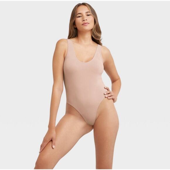 Maidenform Basically Sexy Seamless Smoothing Bodysuit Taupe / Beige Small NWT - Picture 1 of 3